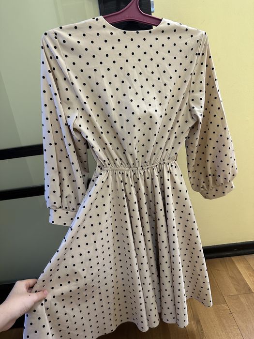 платья в горошек