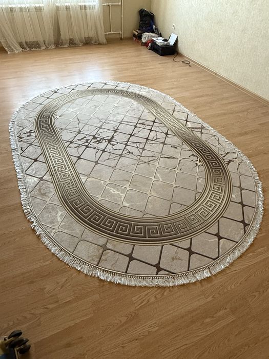 Продам стенку, телевизор и ковер