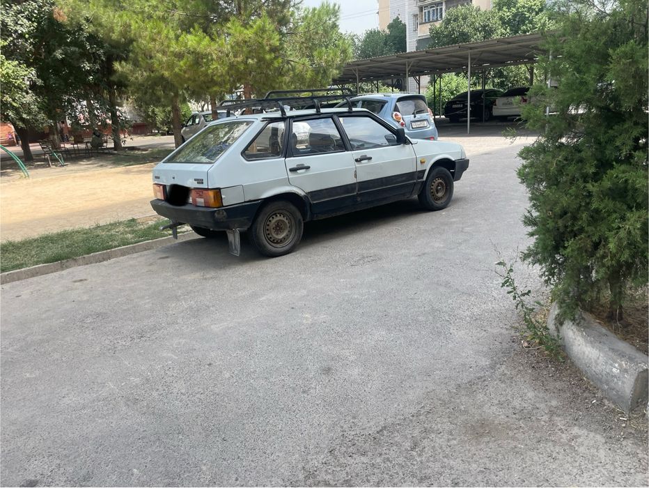 Vaz 2109 gaz-benzinda yuradi