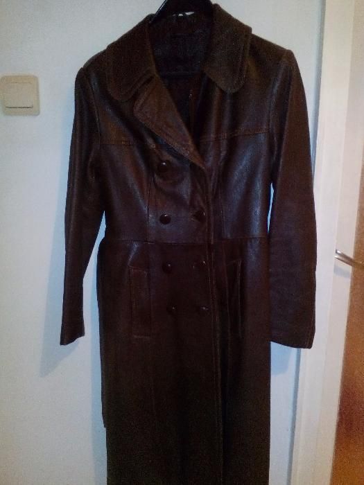 Вълнени палта и трикотажни и кожени манта