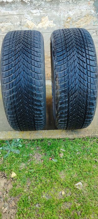 Зимни гуми Гудиър 225 45 18