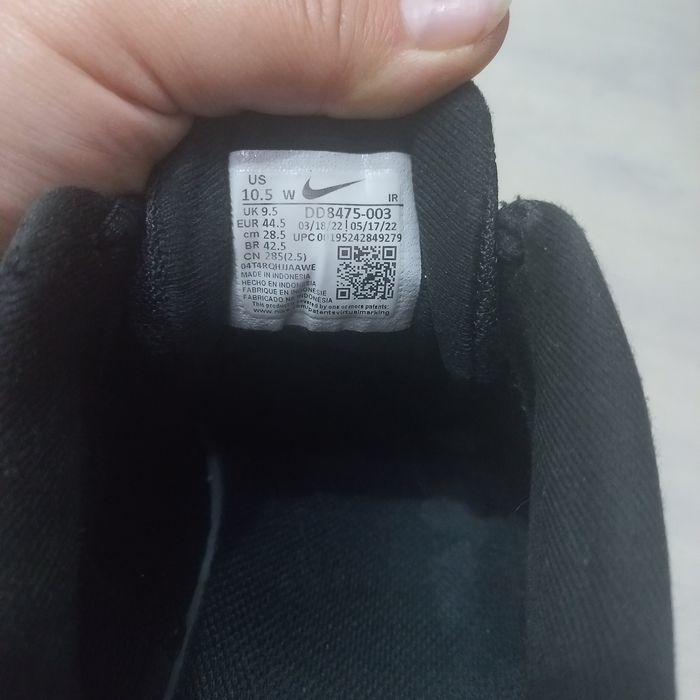 Продам кроссовки Nike 44р.
