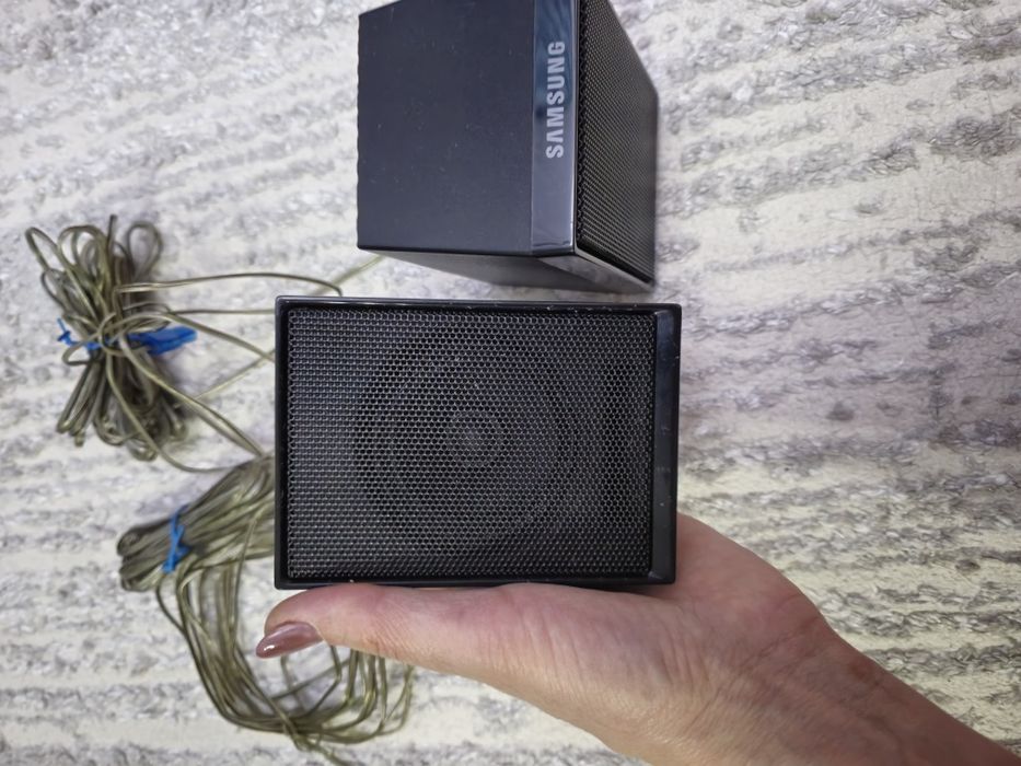 Колонки для домашнего кинотеатра Samsung