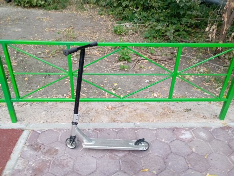 Продам трюковой самокат