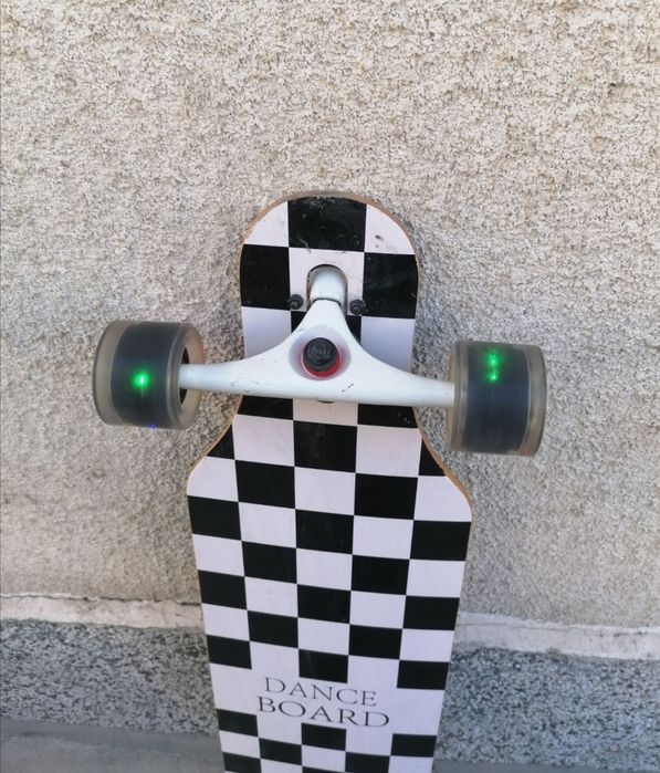 Голям скейт със светещи колела