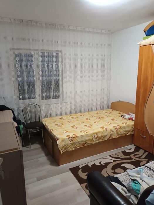 Casa golesti 5 camere plus bucatarie si 2 bai