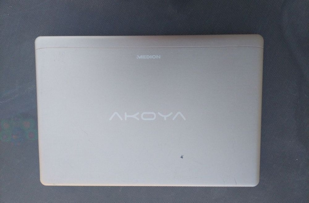 Laptoo Medion Akoya i3