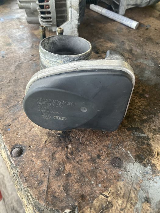 Дроселова клапа за фолксваген 2.0 фси