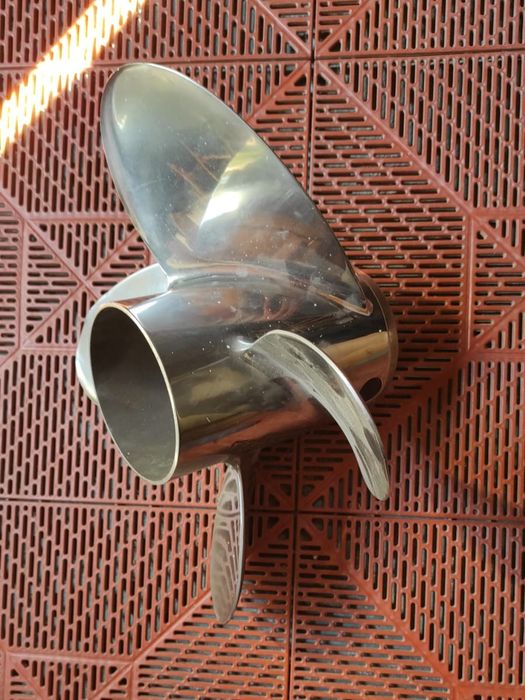 Винт лодочный Mercury