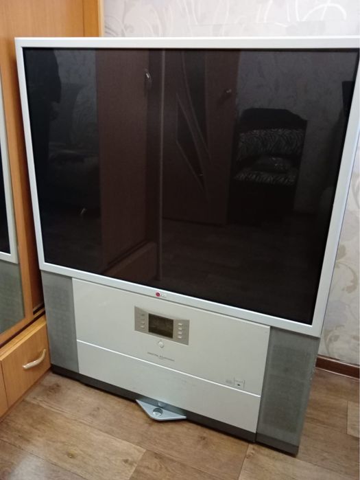 Продам телевизор LG