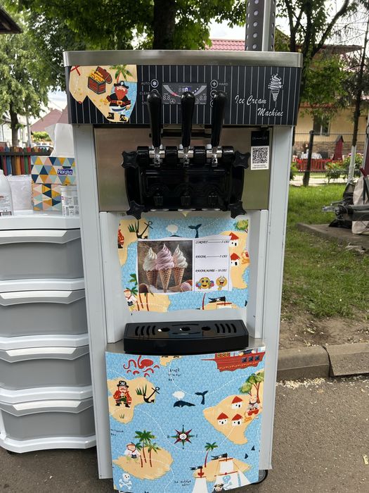 Masina / aparat inghetata stradal nou.