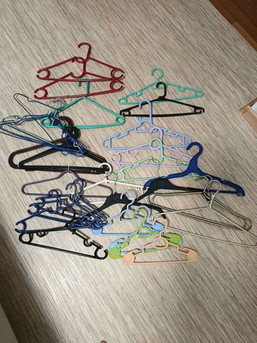 Продам вешалки недорого!!!
