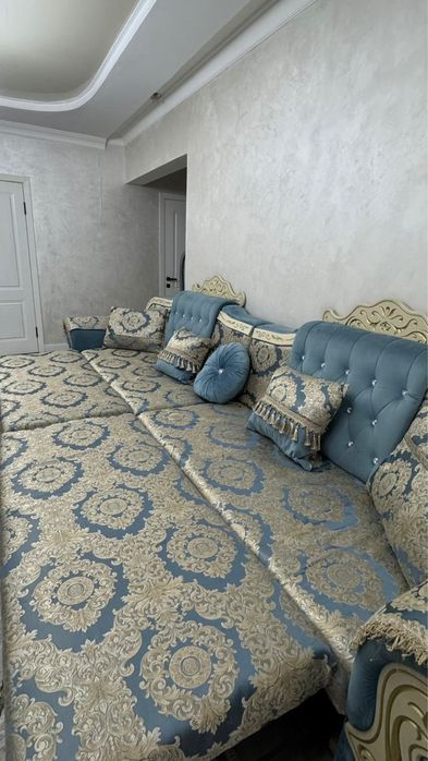 Продаётся диван.