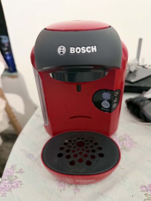 Aparat de cafea Bosch Tassimo cu capsule