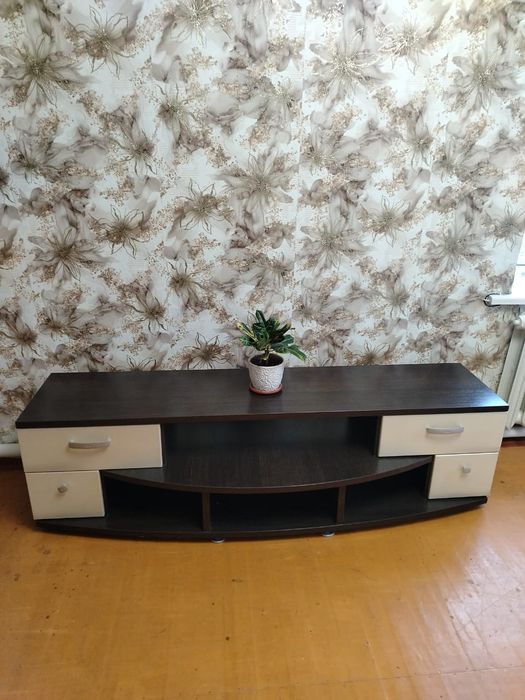 Тумба под телевизор.