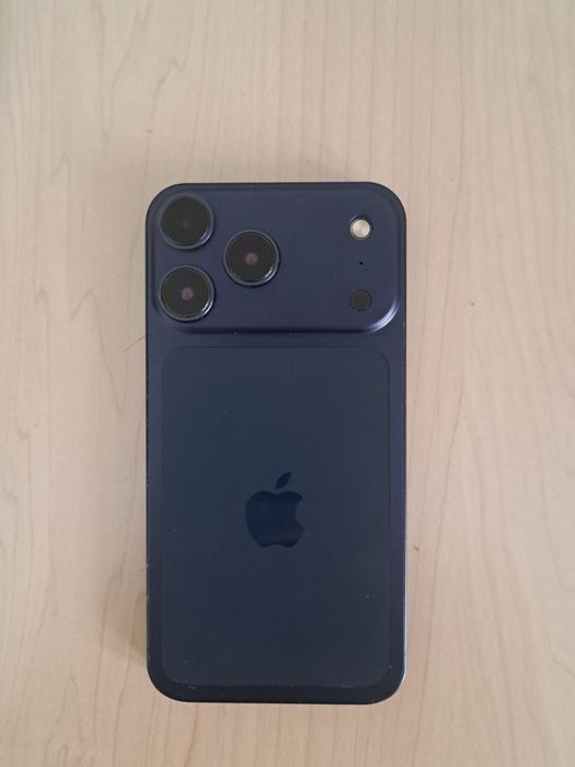 Продам айфон 17про iPhone 17 pro