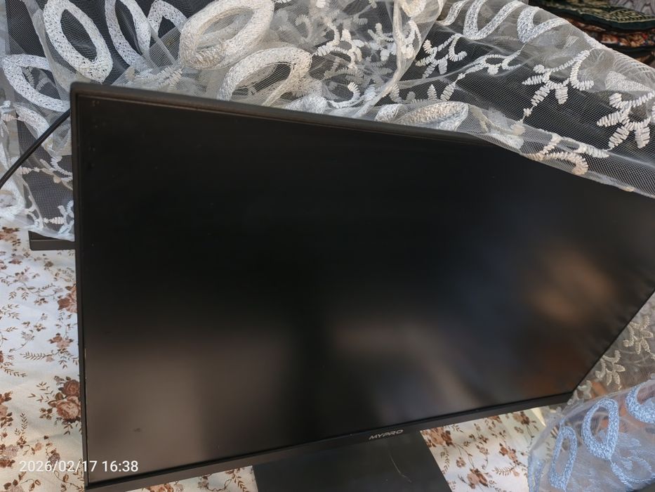 Настолний компютер сотилади