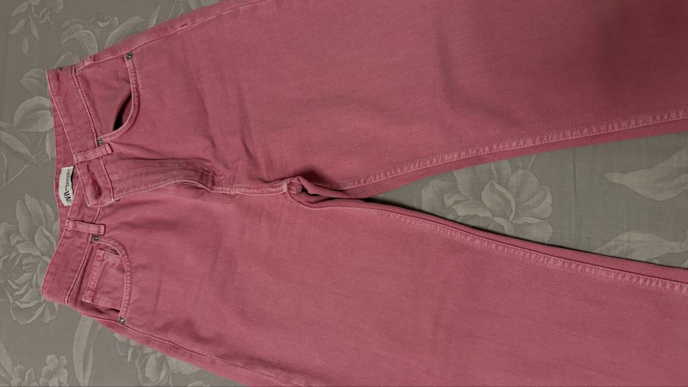 розовые джинсы Zara