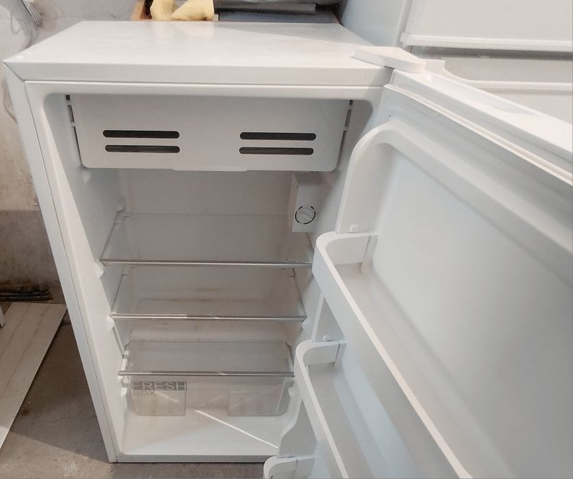 Продам холодильник офисный