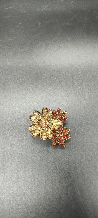 Брошки в хорошем состоянии