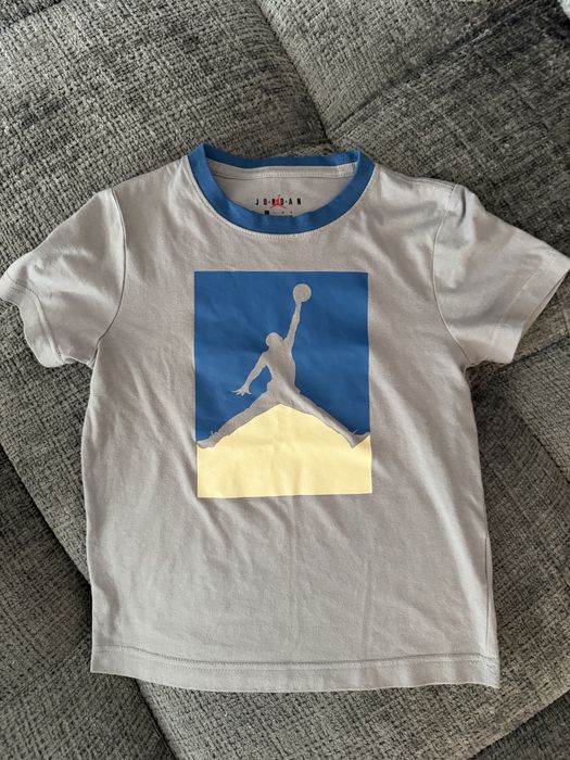 Jordan copii tricouri 2 buc 6-7 ani (116-122cm) Pret :69 lei amandoua