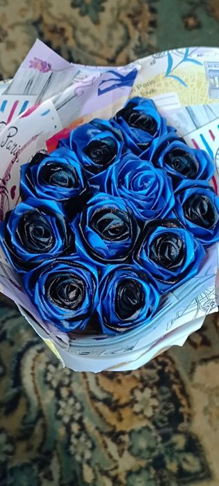 Розы из ленты ручной работы