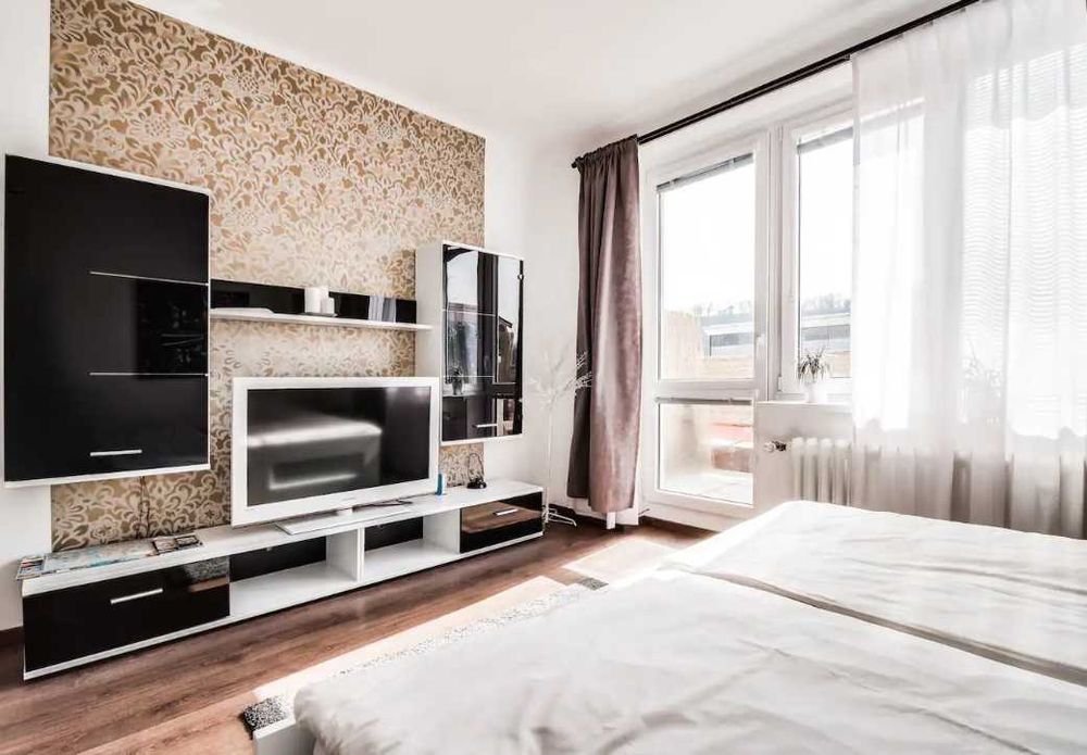 Дава се под наем Едностаен апартамент в Пловдив, Кършияка - 20 кв.м за 159.12 € - Снимка #1