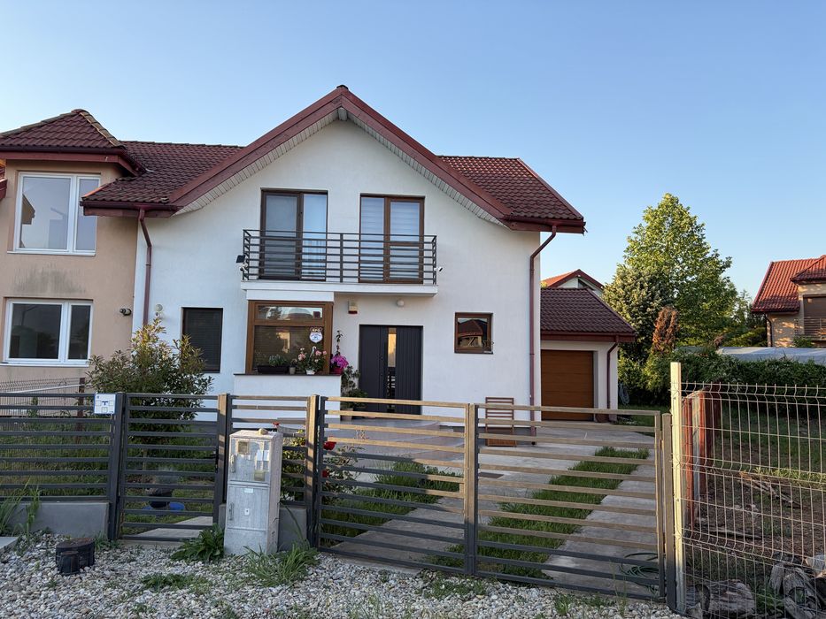 Casa parter + etaj mansardat 120 mp utili