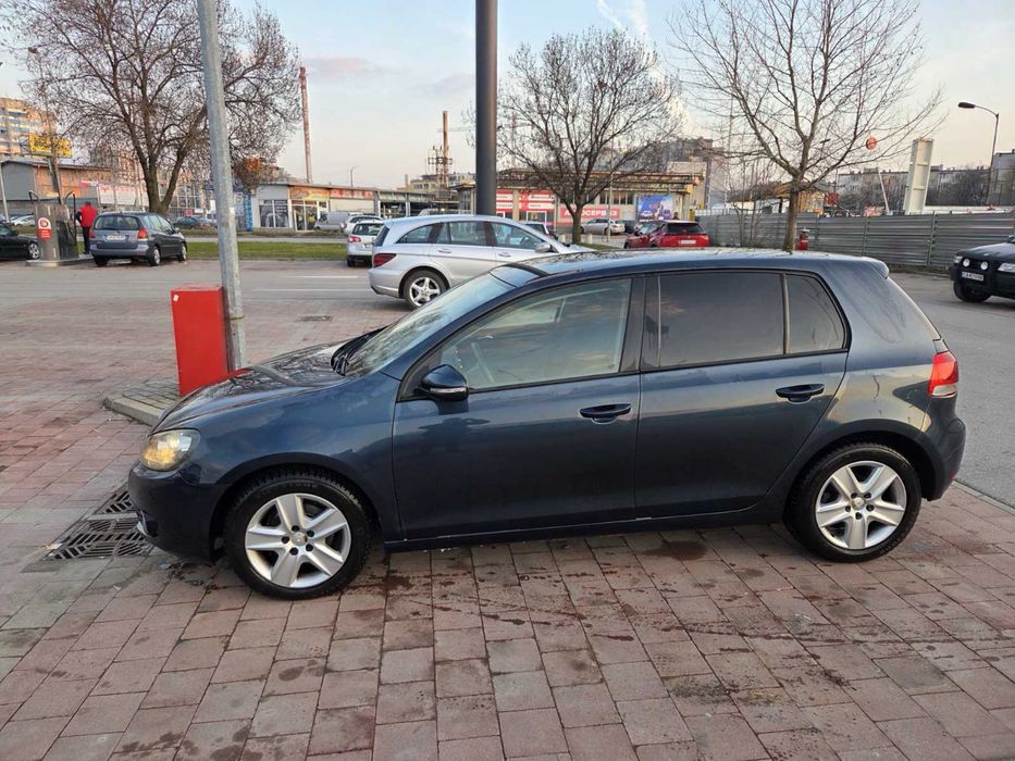 Автомобил V W Golf6