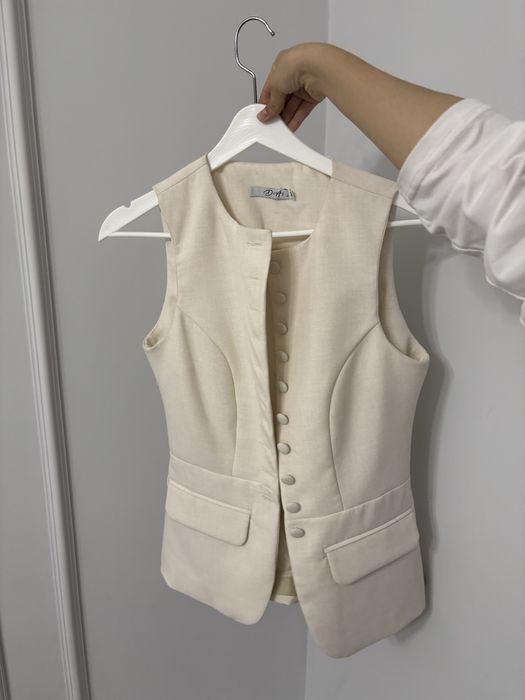 Жакет в бежевом цвете