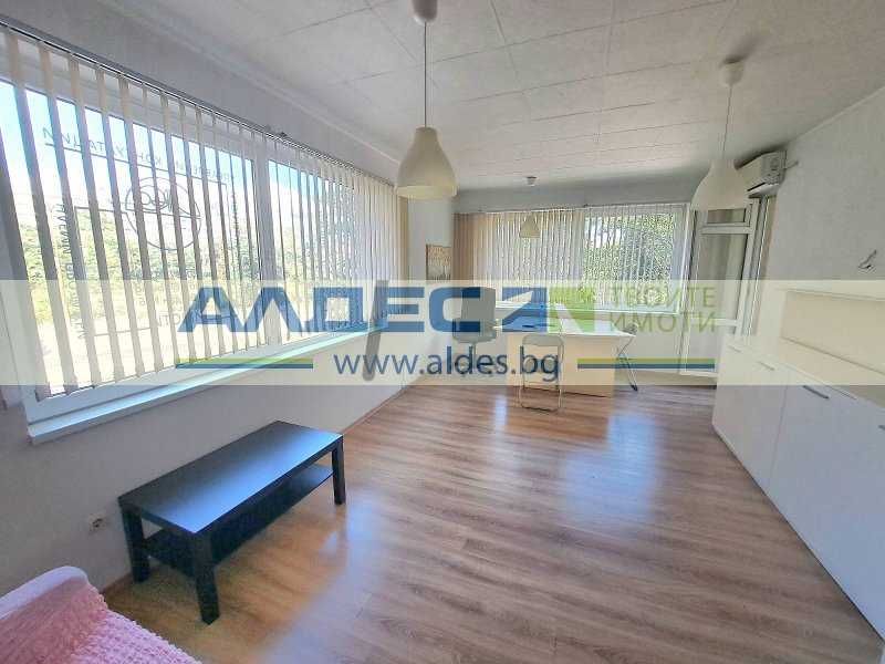 Продава се обзаведен едностаен в Оборище до бул. Мадрид