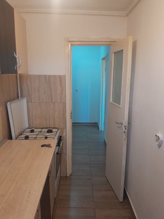 Vînd apartament 2camere Gladiolei etaj2/2