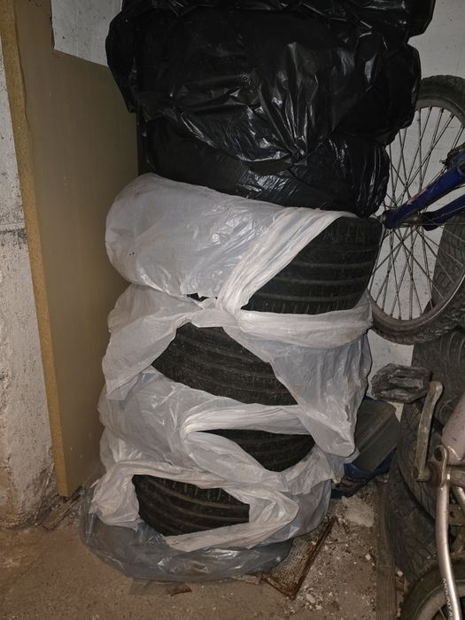 Vand anvelope/ cauciucuri 245/40/19
