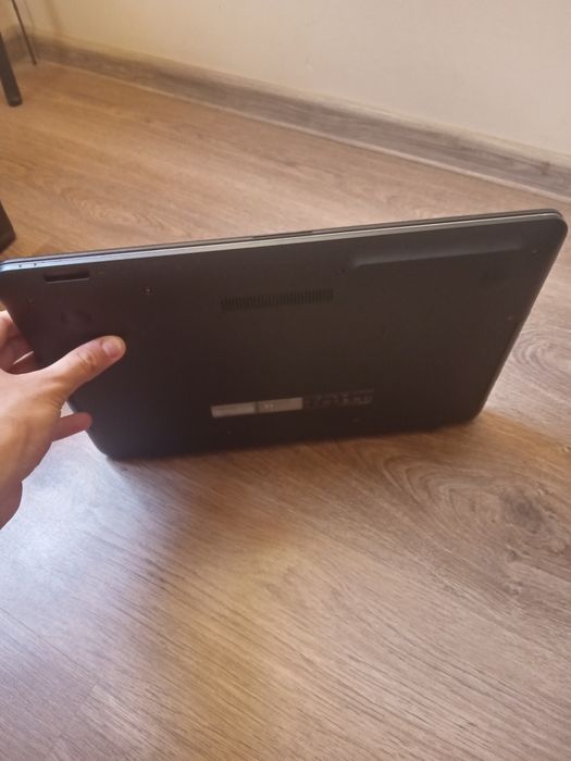 Лаптоп asus vivobook max