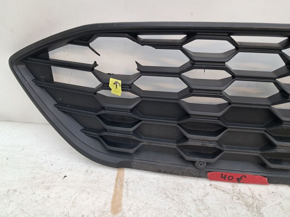 Грил решетка  Ford Focus mk4