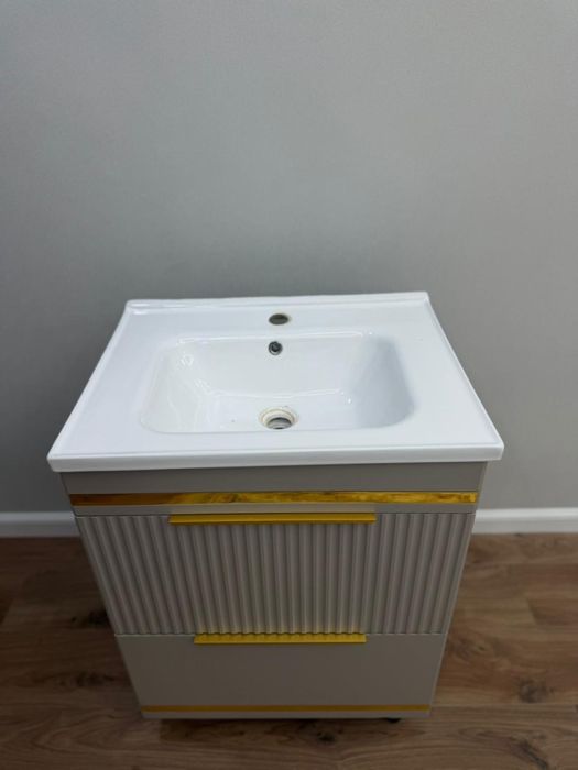 Тумба с раковиной для ванной