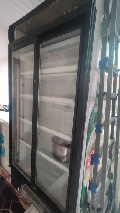 Ветринный холодильник