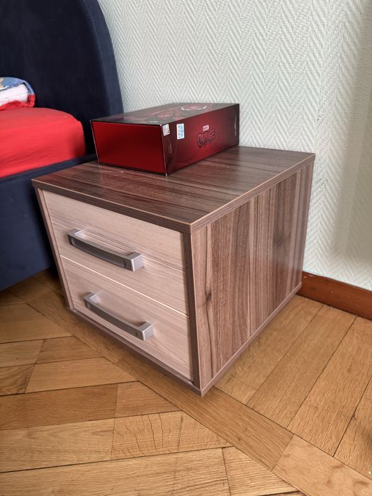 Тумбочка прикроватная