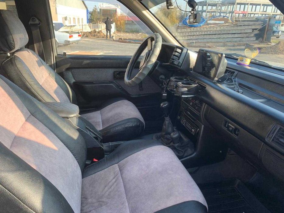 продается полноприводный рамный джип