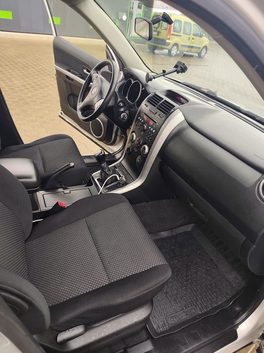 Vînd mașina personală