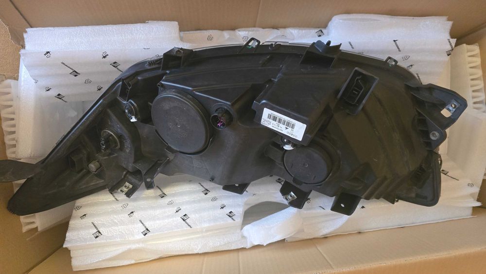 Оригинален десен фар за IVECO Daily 2017г