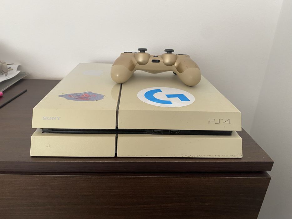 Consola ps4 alb 500gb