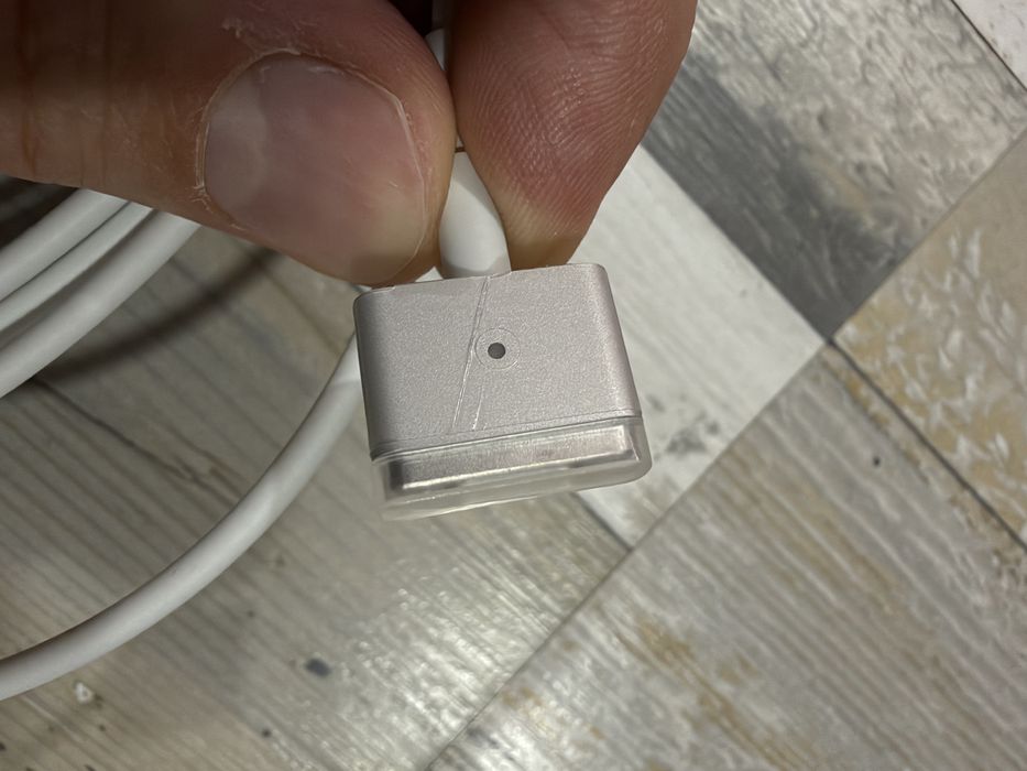 Зарядка для macbook 20 10 год до 20 16