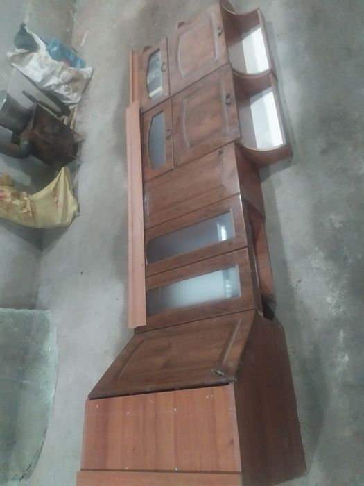 Kuxniy mebel holati yaxshi