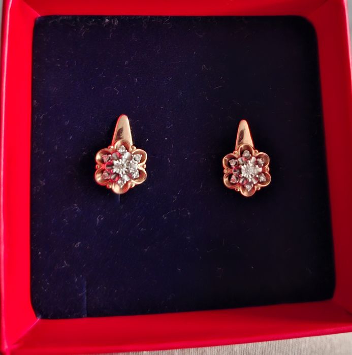 Серьги золотые с бриллиантами