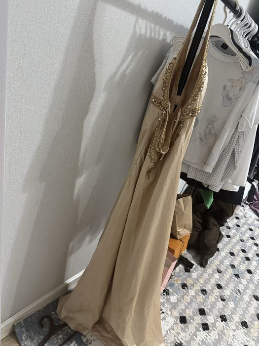 Продам шикарные платья