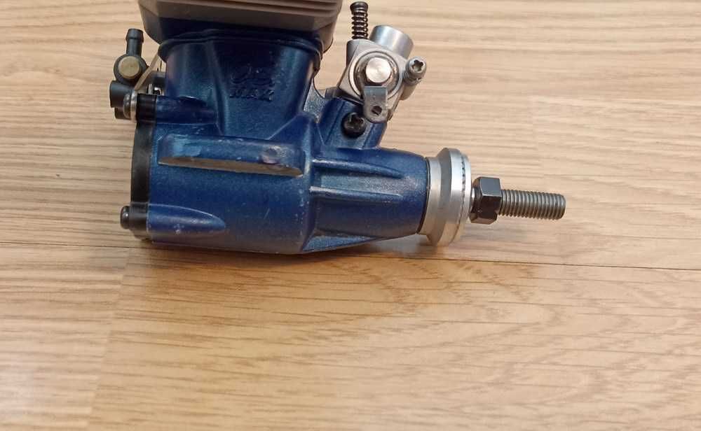 Motor aeromodel OS Max 46LA , 7,5cc nitro cu elice si bujie modelism