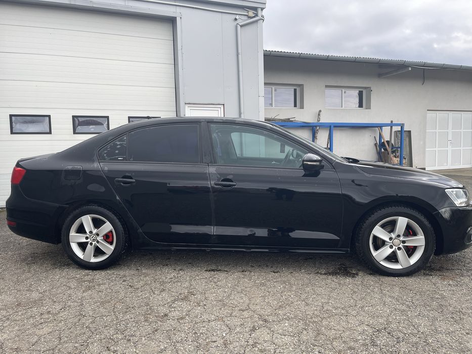 VOLKSWAGEN Jetta 2011 — imagine 3
