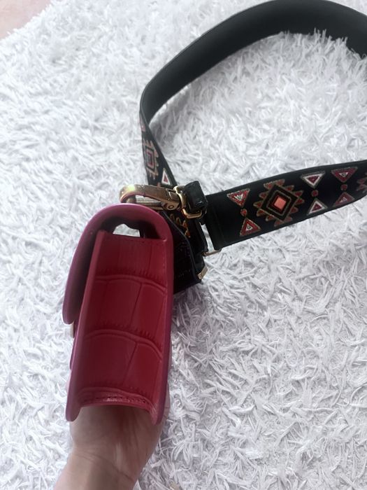 Чанта Pinko естествена кожа