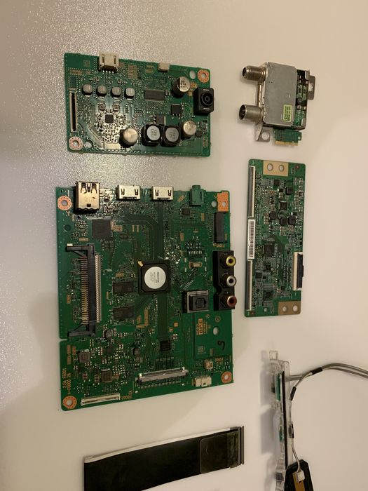 Piese televizor Sony KDL-43RF455 roate placile din televizor